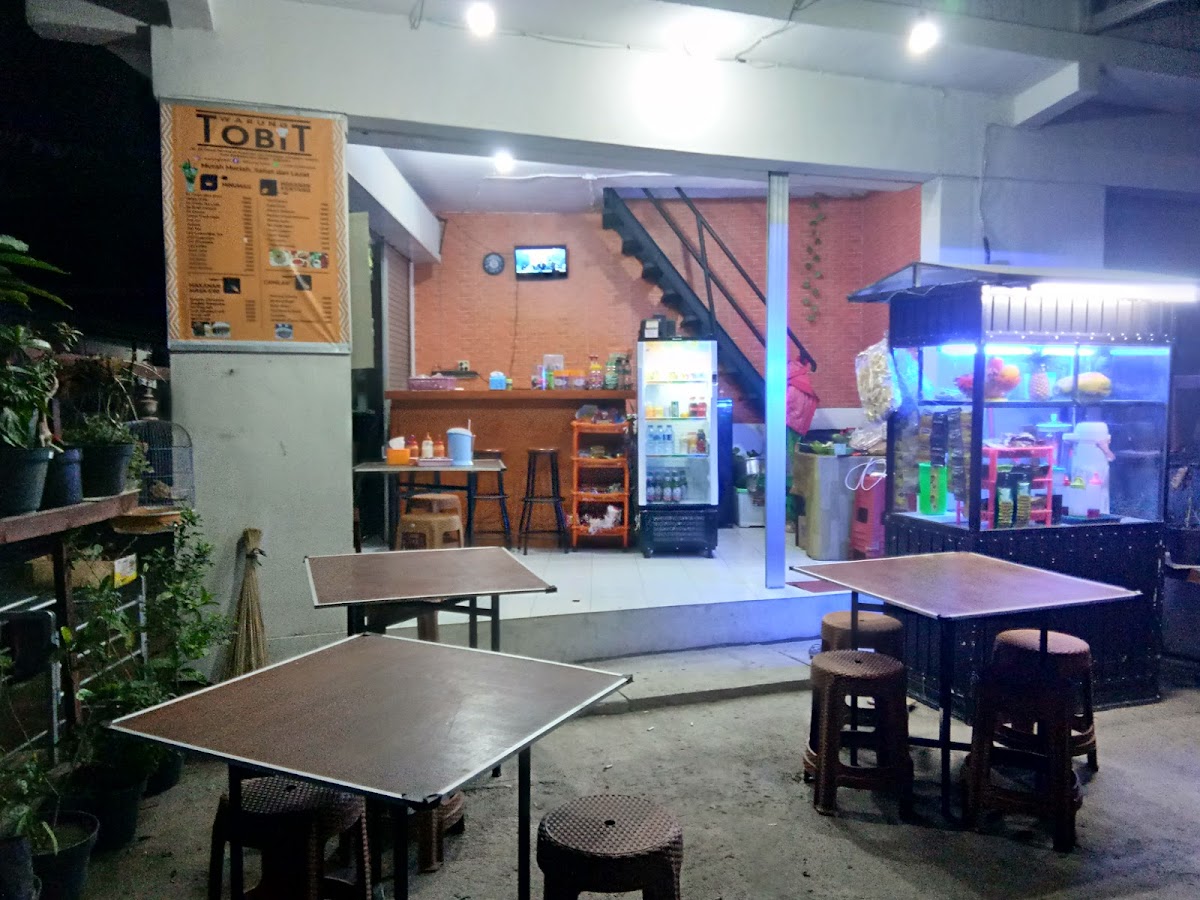 Warung Tobit